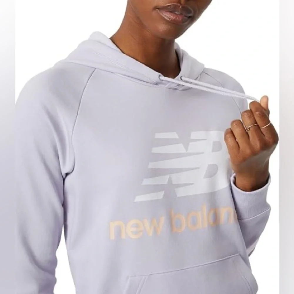 NWT New Balance Essentials Hoodie Violet Gray - Picture 2 of 5